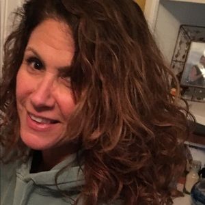 Meet your Posher, Leslie